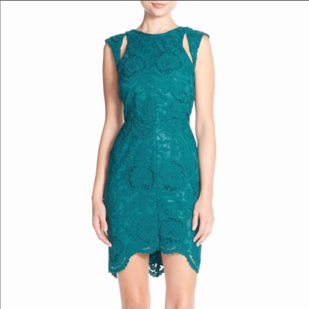 Adelyn Rae Cutout Shoulder Lace Dress Size XS
